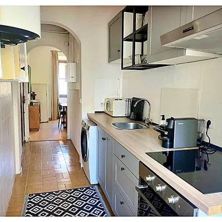 2br Near Estrela Garden Apartment